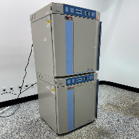 Thermo Scientific NAPCO Series 8000 WJ Double Stack Co2 Incubator image 0